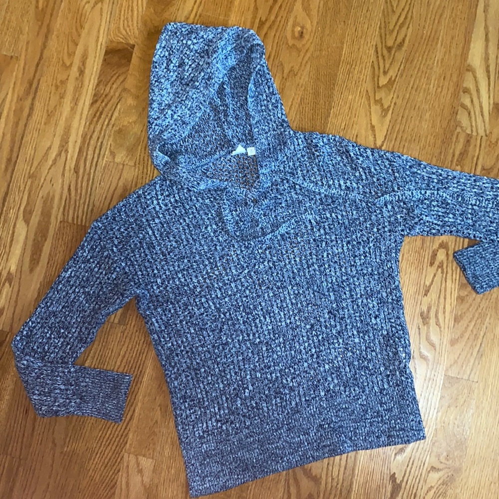 GAP light sweater